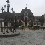 O Fil De L'eau Piscine Chauffee * Deauville