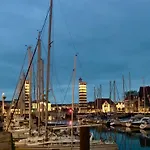O Fil De L'eau Piscine Chauffee *