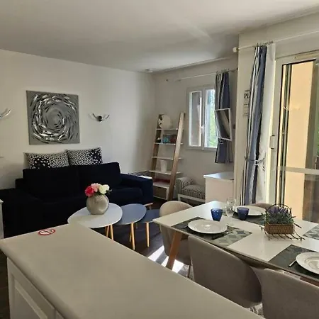 Apartmán O Fil De L'eau Piscine Chauffee