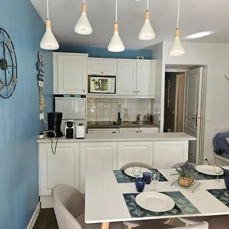 O Fil De L'eau Piscine Chauffee Apartman