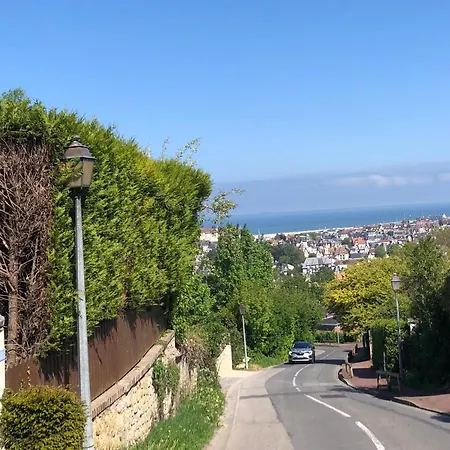 O Fil De L'eau Piscine Chauffee Апартаменты *