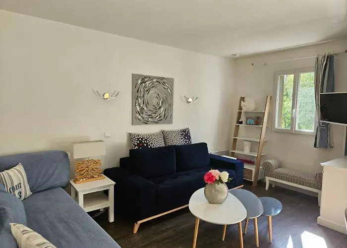 O Fil De L'eau Piscine Chauffee Apartman *